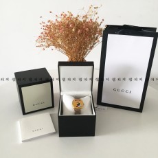 구찌 미키마우스 디즈니 콜라보레이션 금장 가죽시계